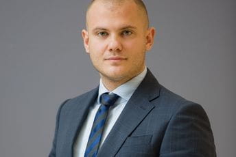 Vučinić: Opozvati Dinošu i smijeniti osoblje crnogorske ambasade u Prištini Vučinić: Opozvati Dinošu i smijeniti osoblje crnogorske ambasade u Prištini