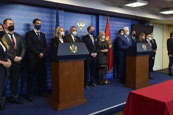 Podnijeta krivična prijava protiv svih članova Vlade Crne Gore Podnijeta krivična prijava protiv svih članova Vlade Crne Gore