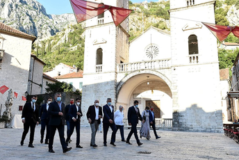 Marković čestitao imenovanje novog Kotorskog biskupa Marković čestitao imenovanje novog Kotorskog biskupa