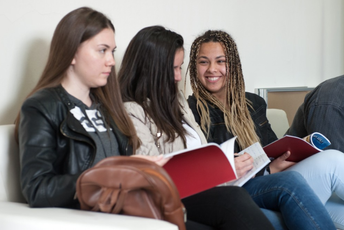 MPNI: Obezbijeđeno 551.005 eura za isplatu studentskih stipendija i kredita za jun MPNI: Obezbijeđeno 551.005 eura za isplatu studentskih stipendija i kredita za jun