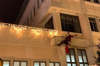 Djeda Mraz stigao u Podgoricu Djeda Mraz stigao u Podgoricu