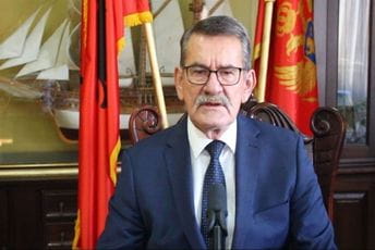 Nrekić: Da nas praznik radosti i nade sve ispuni najljepšim osjećanjima Nrekić: Da nas praznik radosti i nade sve ispuni najljepšim osjećanjima