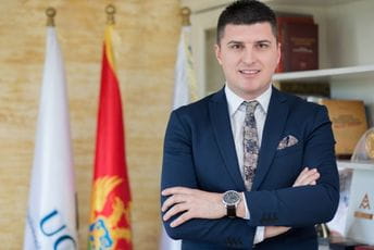 Prof. dr Boban Melović – po drugi put dobitnik Priznanja Univerziteta Crne Gore za postignute rezultate Prof. dr Boban Melović – po drugi put dobitnik Priznanja Univerziteta Crne Gore za postignute rezultate