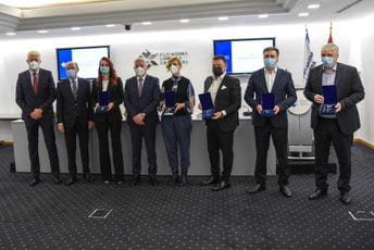 Uručene nagrade PKCG: Dobitnici HG Budvanska rivijera, MI Goranović, CEDIS, MTEL i Dragan Bokan Uručene nagrade PKCG: Dobitnici HG Budvanska rivijera, MI Goranović, CEDIS, MTEL i Dragan Bokan