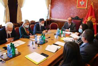 Odbor za zdravstvo, rad i socijalno staranje podržao Predlog zakona o izmjeni Zakona o radu Odbor za zdravstvo, rad i socijalno staranje podržao Predlog zakona o izmjeni Zakona o radu