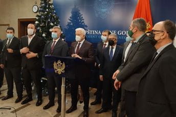 Marković: Skandalozno, neprihvatljivo i neustavno ponašanje u parlamentu Marković: Skandalozno, neprihvatljivo i neustavno ponašanje u parlamentu