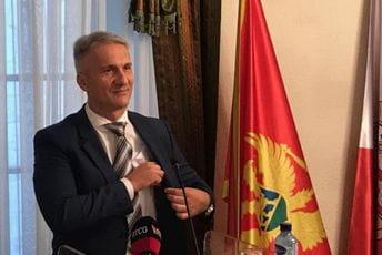 Dejan Vukšić šalje profesionalce kući, a dovodi politički podobne anonimuse Dejan Vukšić šalje profesionalce kući, a dovodi politički podobne anonimuse