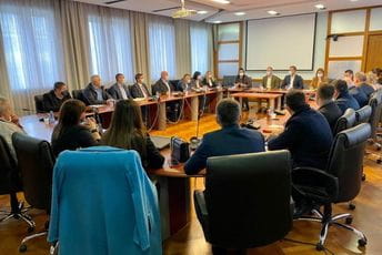 Spajić: Uprave traže nove i sposobne ljude koji su spremni da se uhvate u koštac sa ozbiljnim problemima Spajić: Uprave traže nove i sposobne ljude koji su spremni da se uhvate u koštac sa ozbiljnim problemima