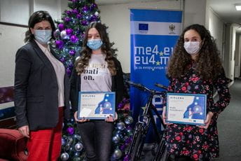 Kordić sa pobjednicima kviza „Koliko znaš o EU“: Vaša budućnost je u EU Kordić sa pobjednicima kviza „Koliko znaš o EU“: Vaša budućnost je u EU