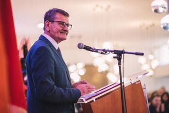 Nrekić sugrađanima čestitao novogodišnje praznike Nrekić sugrađanima čestitao novogodišnje praznike