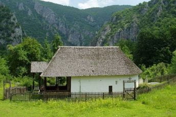 Kulturna dobra Crne Gore tri decenije „na čuvanju“ u Srbiji Kulturna dobra Crne Gore tri decenije „na čuvanju“ u Srbiji