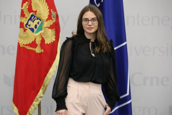 Marija Došljak je najbolja studentkinja Prirodno-matematičkog fakulteta za studijsku 2020/21. godinu Marija Došljak je najbolja studentkinja Prirodno-matematičkog fakulteta za studijsku 2020/21. godinu