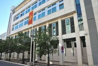 Vlada CG: Marković prikazao lijepu sliku naših ski-staza, ali zaboravio bilanse kompanije Skijališta Crne Gore Vlada CG: Marković prikazao lijepu sliku naših ski-staza, ali zaboravio bilanse kompanije Skijališta Crne Gore