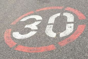 U Briselu ograničenje brzine na 30 kilometara na čas U Briselu ograničenje brzine na 30 kilometara na čas