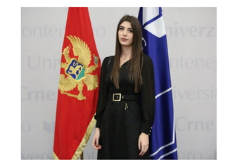 Olivera Mirković, najbolji student Arhitektonskog fakulteta za studijsku 2020/21. godinu Olivera Mirković, najbolji student Arhitektonskog fakulteta za studijsku 2020/21. godinu