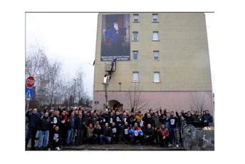 DPS Nikšić: Bratstvo Tvrdoš zastrašivalo stanare kako bi postavili ceradu sa likom Amfilohija, eto koliki su vjernici DPS Nikšić: Bratstvo Tvrdoš zastrašivalo stanare kako bi postavili ceradu sa likom Amfilohija, eto koliki su vjernici