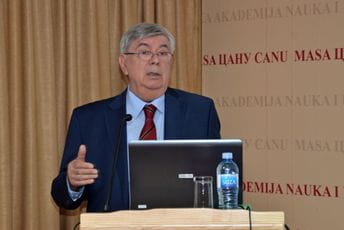 Organizacija nastave tokom epidemije kovid-19 u Crnoj Gori Slobodan Backović