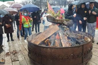 Kovačina: Nakon nalaganja badnjaka na Dvorskom trgu, samo sam želio da zapalim svijeću u Cetinjskom manastiru Kovačina: Nakon nalaganja badnjaka na Dvorskom trgu, samo sam želio da zapalim svijeću u Cetinjskom manastiru