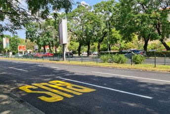 Uskoro treća traka na Bulevaru Svetog Petra Cetinjskog za gradski i taksi prevoz Uskoro treća traka na Bulevaru Svetog Petra Cetinjskog za gradski i taksi prevoz