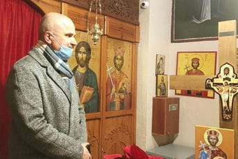 Zajednica Crnogoraca u Albaniji odala poštu sjenima medovskih stradalnika Zajednica Crnogoraca u Albaniji odala poštu sjenima medovskih stradalnika