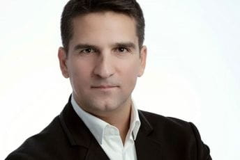 Crnogorci pokazali veličinu u najtežim trenucima Crnogorci pokazali veličinu u najtežim trenucima