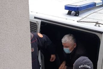 Mićunović i još dvojica zadržani nakon saslušanja u kotorskom ODT-u Mićunović i još dvojica zadržani nakon saslušanja u kotorskom ODT-u