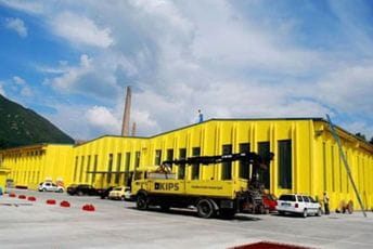 Fabrika u stečaju, a na placu tržni centar Fabrika u stečaju, a na placu tržni centar