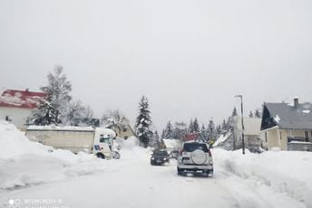 Žabljačani: Nevjerovatno da su iznenađeni snijegom od jednog metra u januaru; Vukićević: Kompletna mehanizacija komunalnog preduzeća je u pogonu Žabljačani: Nevjerovatno da su iznenađeni snijegom od jednog metra u januaru; Vukićević: Kompletna mehanizacija komunalnog preduzeća je u pogonu
