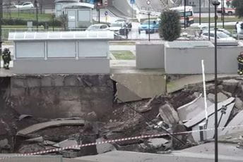 Zemlja se otvorila u Napulju: Krater dubok 20 metara progutao automobile Zemlja se otvorila u Napulju: Krater dubok 20 metara progutao automobile