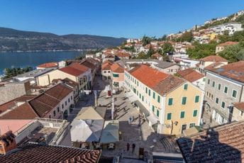 Herceg Novi: Ugostitelji u gradu sa dnevnim žurkama, u zaleđu čekaju snijeg i posjetioce Herceg Novi: Ugostitelji u gradu sa dnevnim žurkama, u zaleđu čekaju snijeg i posjetioce