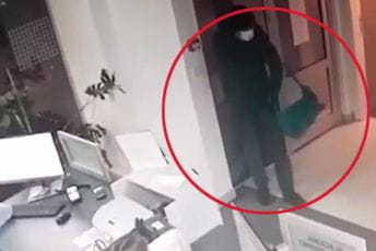 Opljačkana banka u Beogradu, pljačkaš pobjegao sa 23.000 eura Opljačkana banka u Beogradu, pljačkaš pobjegao sa 23.000 eura