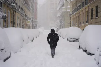 Mećava paralisala zemlju, najmanje četvoro poginulih (FOTO, VIDEO) Mećava paralisala zemlju, najmanje četvoro poginulih (FOTO, VIDEO)