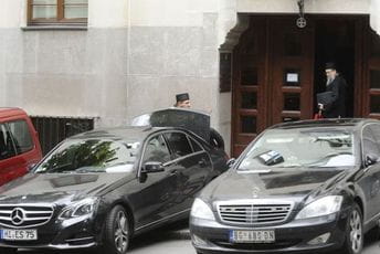 Ko od crkvenjaka u Boga vjeruje još? Ko od crkvenjaka u Boga vjeruje još?