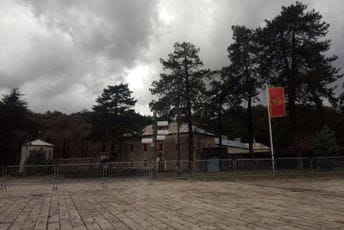 Da li je Joanikije naredio segregaciju? Ograda kod Cetinjskog manastira