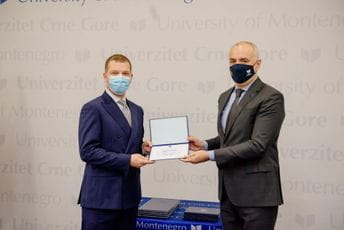 Priznanje Univerziteta Crne Gore profesoru Muzičke akademije Miranu Begiću Priznanje Univerziteta Crne Gore profesoru Muzičke akademije Miranu Begiću