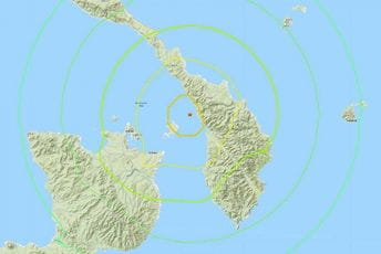 Snažan zemljotres u Indoneziji Snažan zemljotres u Indoneziji