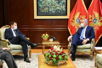 Đukanović - Urban: Nedvosmislena podrška Češke evropskoj i evroatlantskoj perspektivi Crne Gore Đukanović - Urban: Nedvosmislena podrška Češke evropskoj i evroatlantskoj perspektivi Crne Gore