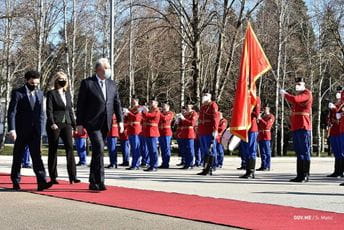 Krivokapić: Vojska Crne Gore ima veliku tradiciju i odgovornost pred budućim izazovima Krivokapić: Vojska Crne Gore ima veliku tradiciju i odgovornost pred budućim izazovima