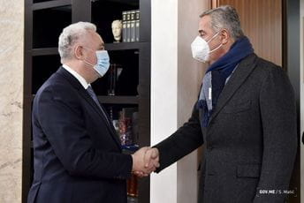 Đukanović predsjedava sjednicom Savjeta za odbranu i bezbjednost Đukanović predsjedava sjednicom Savjeta za odbranu i bezbjednost