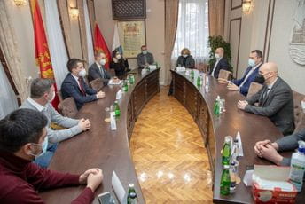 Bečić u prvoj posjeti Beranama: Važno jačanje uloge lokalnih parlamenata Bečić u prvoj posjeti Beranama: Važno jačanje uloge lokalnih parlamenata