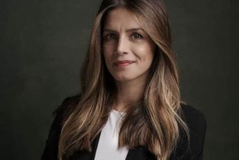 Hitro dođi, odmah pođi, ostani tu, a budi tamo... Hitro dođi, odmah pođi, ostani tu, a budi tamo...