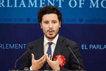 Košarac: Abazović se dodvorava političarima u Sarajevu Košarac: Abazović se dodvorava političarima u Sarajevu