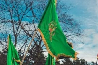 PKS: Čekamo uklanjanje cerada sa likom Amfilohija sa fasada PKS: Čekamo uklanjanje cerada sa likom Amfilohija sa fasada