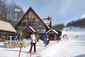 Vučje: Vrijeme idealno, u restoranu se traži mjesto više Vučje: Vrijeme idealno, u restoranu se traži mjesto više