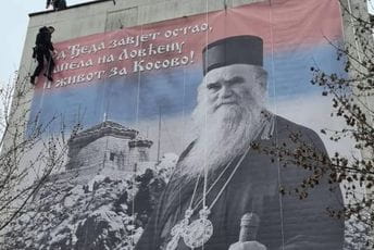 LP: Stati na kraj komičnoj huškačkoj kampanji sa bilbordima i ceradama LP: Stati na kraj komičnoj huškačkoj kampanji sa bilbordima i ceradama