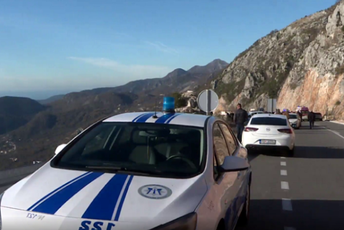 Izletjelo vozilo sa puta kod Brajića Izletjelo vozilo sa puta kod Brajića