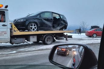 U nezgodi u tunelu kod Crkvina sedmoro povrijeđenih (VIDEO) U nezgodi u tunelu kod Crkvina sedmoro povrijeđenih (VIDEO)