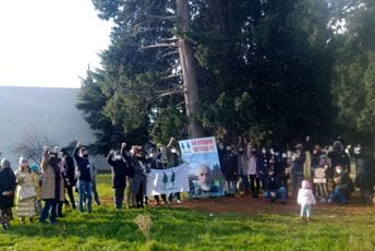 Formiran predmet zbog okupljanja ispred gimnazije Formiran predmet zbog okupljanja ispred gimnazije