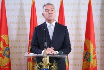 Abazović i Radulović pozvali Đukanovića na konsultacije o pitanju povratka ambasadora Abazović i Radulović pozvali Đukanovića na konsultacije o pitanju povratka ambasadora