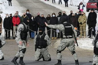 Sekulović prisustvovao pokaznim vježbama elitnih jedinica MUP-a Sjeverne Makedonije Sekulović prisustvovao pokaznim vježbama elitnih jedinica MUP-a Sjeverne Makedonije